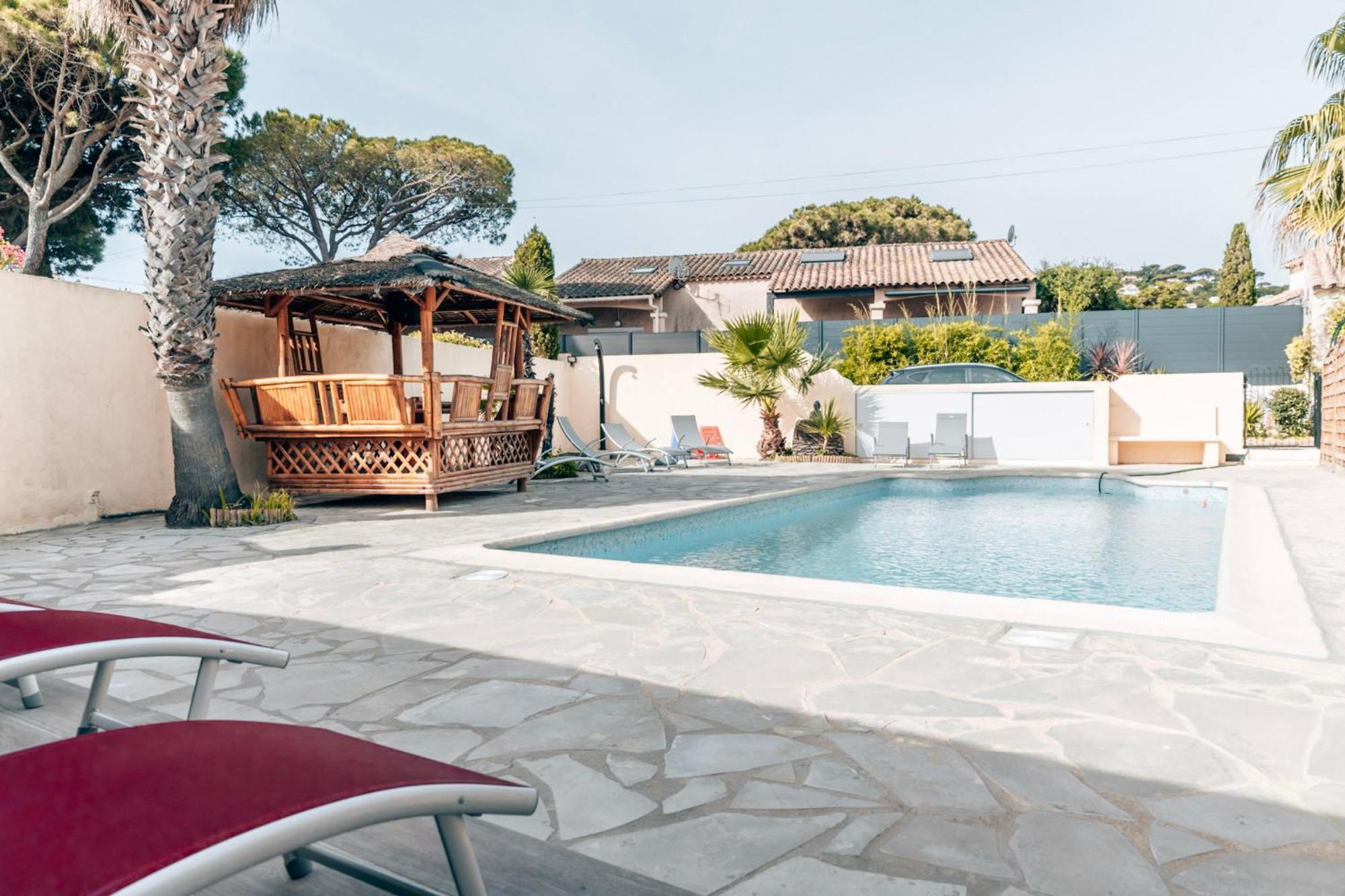 Reve D'Azur, 2 Chambres, Maison Julia En Bord De Mer A La Nartelle, Piscine Partagee, Parking & Terrasse Bbq, Wifi Et Draps Inclus Plage A Pied Sainte-Maxime Exterior foto