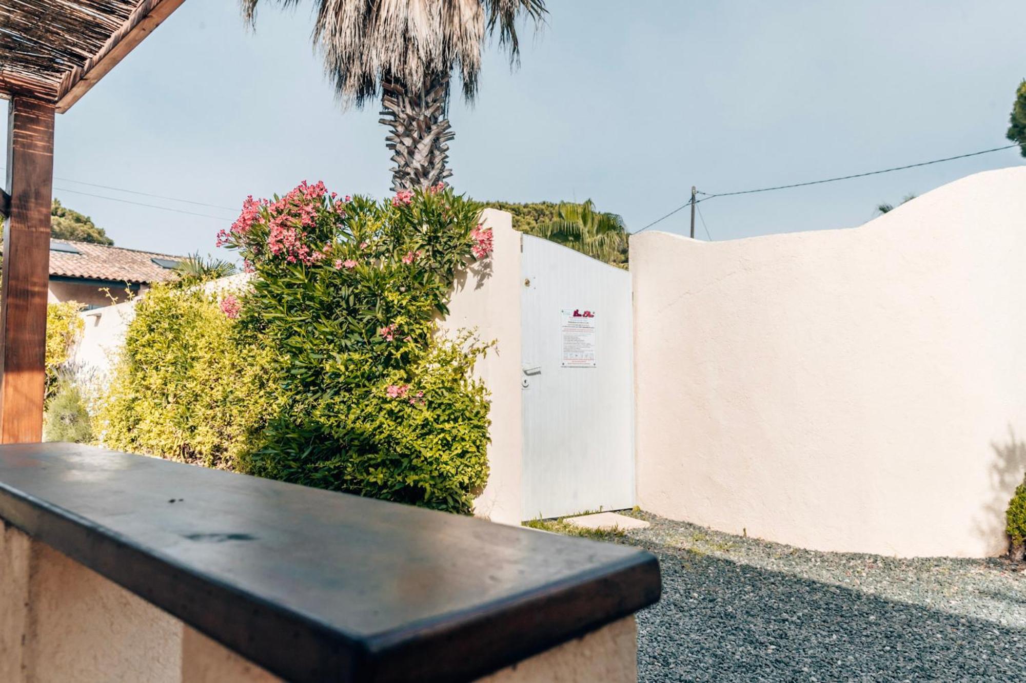 Reve D'Azur, 2 Chambres, Maison Julia En Bord De Mer A La Nartelle, Piscine Partagee, Parking & Terrasse Bbq, Wifi Et Draps Inclus Plage A Pied Sainte-Maxime Exterior foto